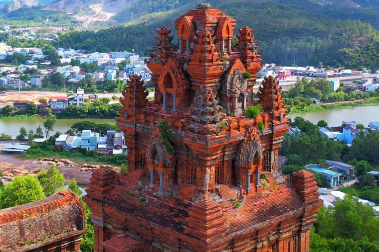 Ảnh Tháp Bánh Ít Bình Định