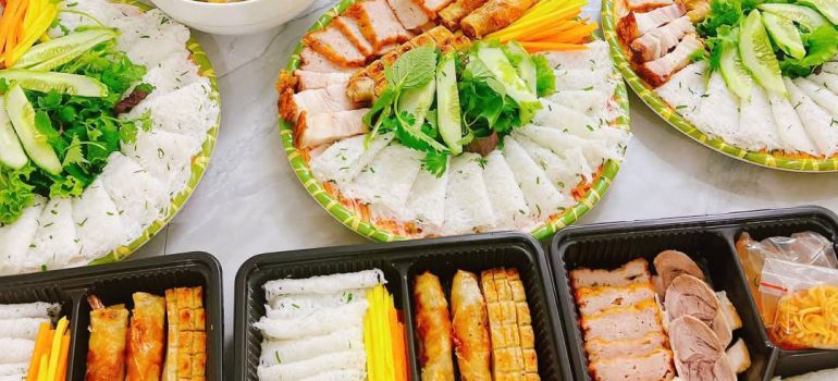 Đặc sản bánh hỏi lòng heo Bình Định