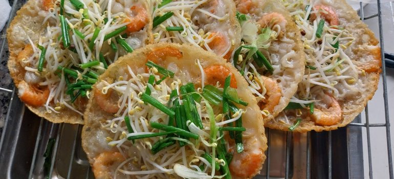 Bánh xèo tôm nhảy Quy Nhơn